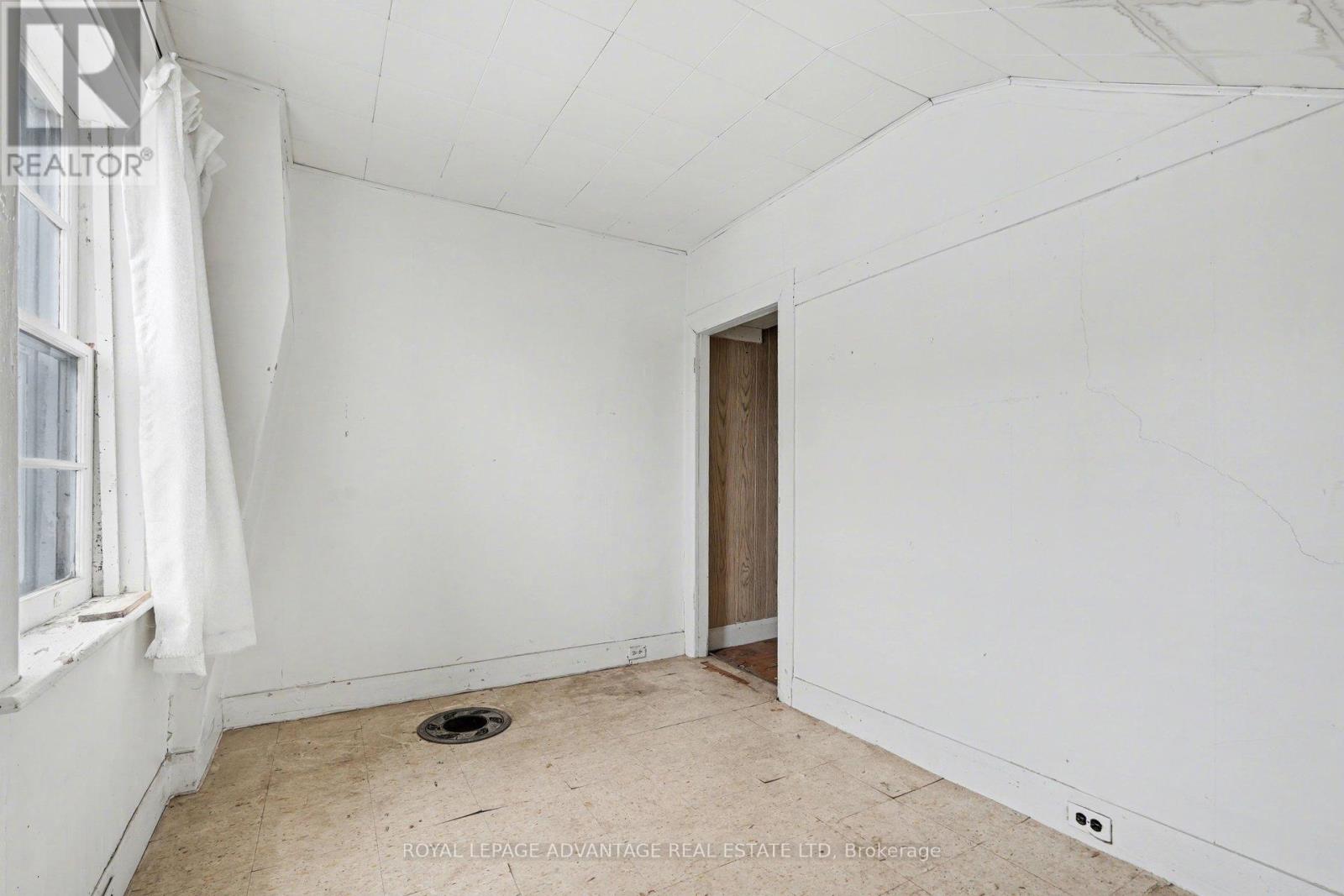 9 -11 Jasper Avenue, Smiths Falls, Ontario  K7H 4B7 - Photo 15 - X12947072