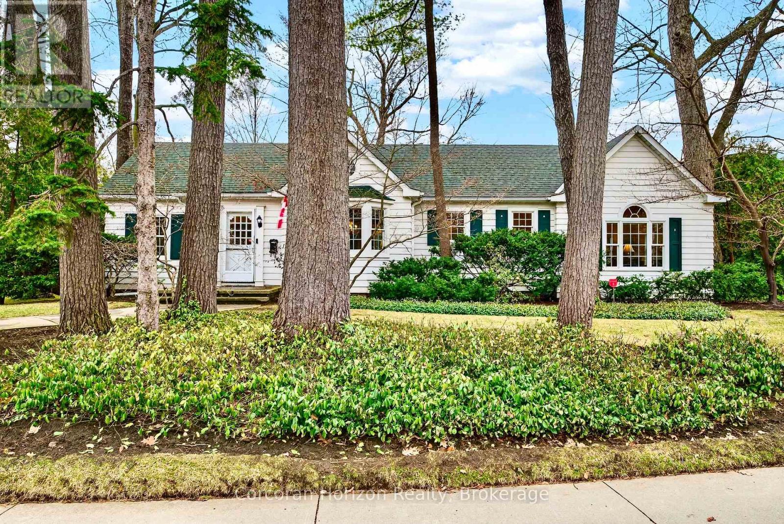 3046 SOUTH DRIVE, Burlington, Ontario