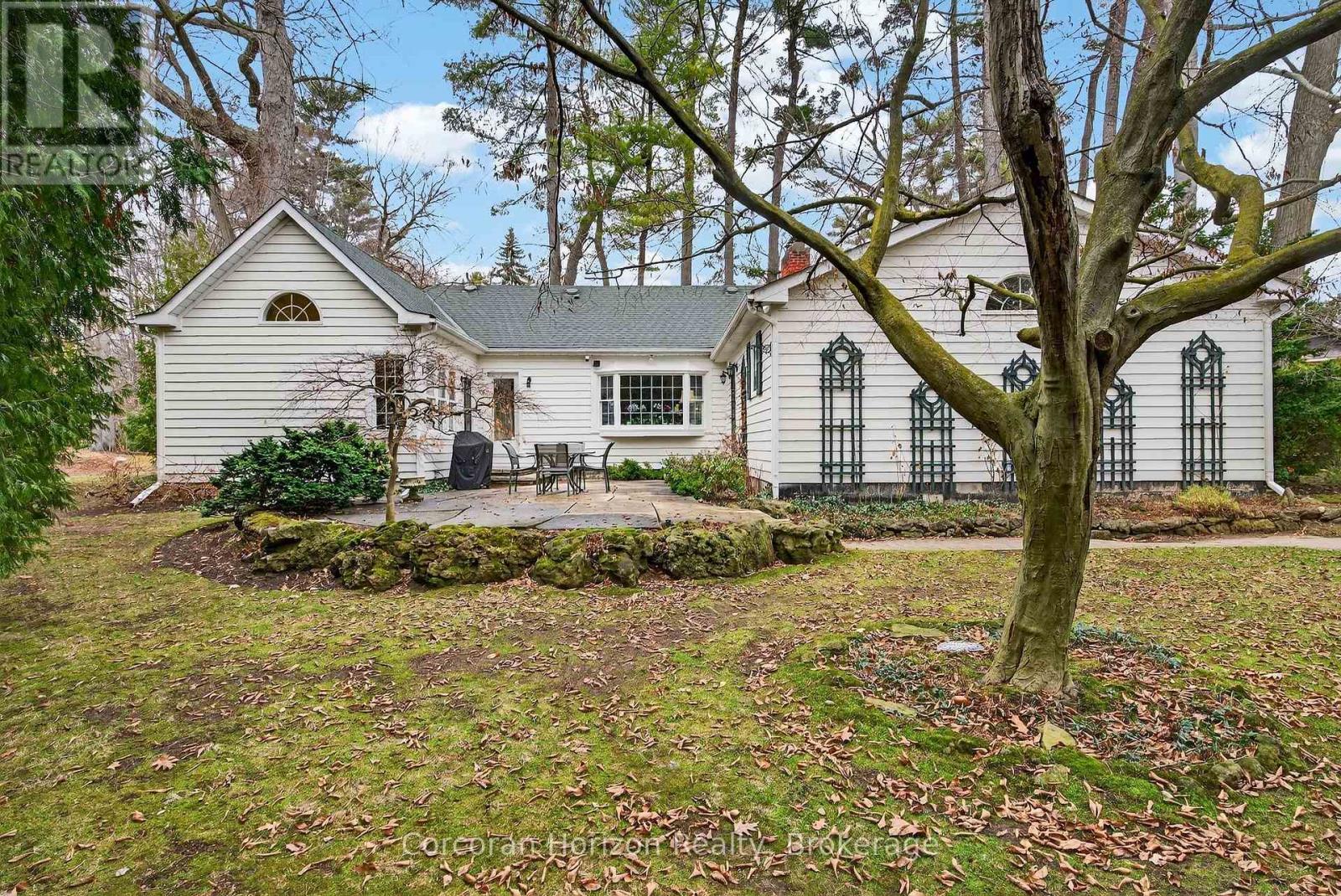 3046 South Drive, Burlington, Ontario  L7N 1H2 - Photo 28 - W12947120