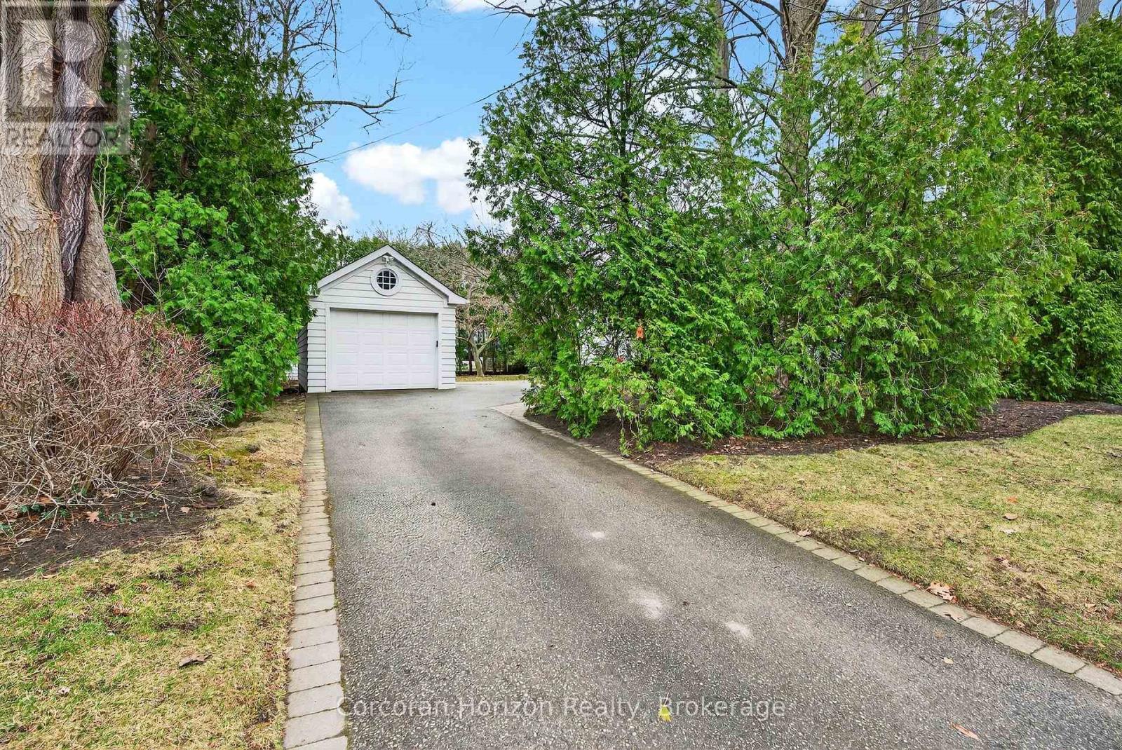 3046 South Drive, Burlington, Ontario  L7N 1H2 - Photo 32 - W12947120