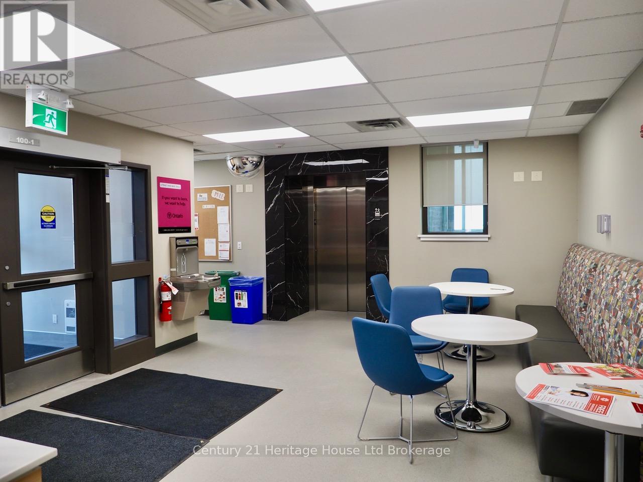 45 Metcalf Street, Woodstock, Ontario  N4S 3E6 - Photo 2 - X12947296