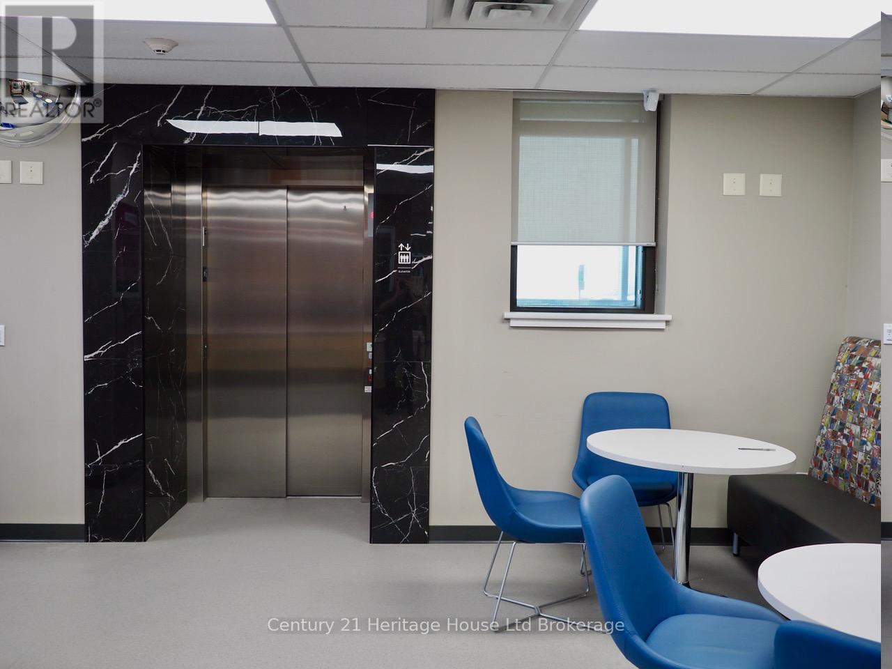 45 Metcalf Street, Woodstock, Ontario  N4S 3E6 - Photo 4 - X12947296