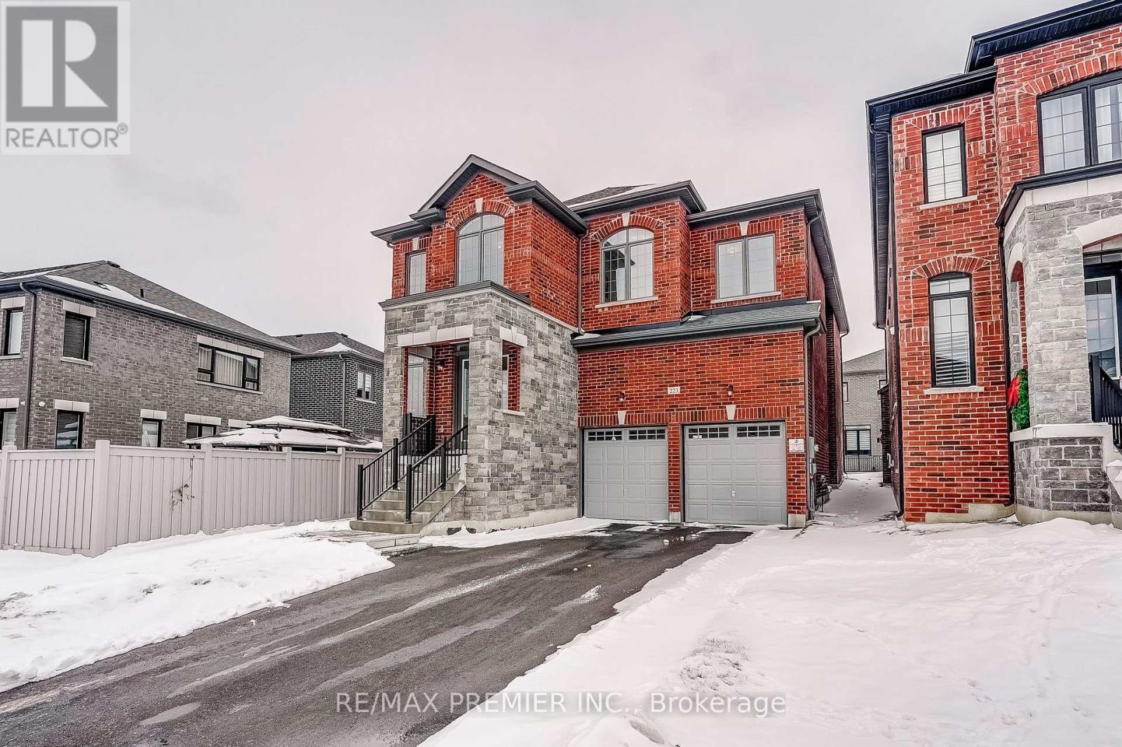 223 Fallharvest Way, Whitchurch-Stouffville, Ontario  L4A 5C2 - Photo 4 - N12843204