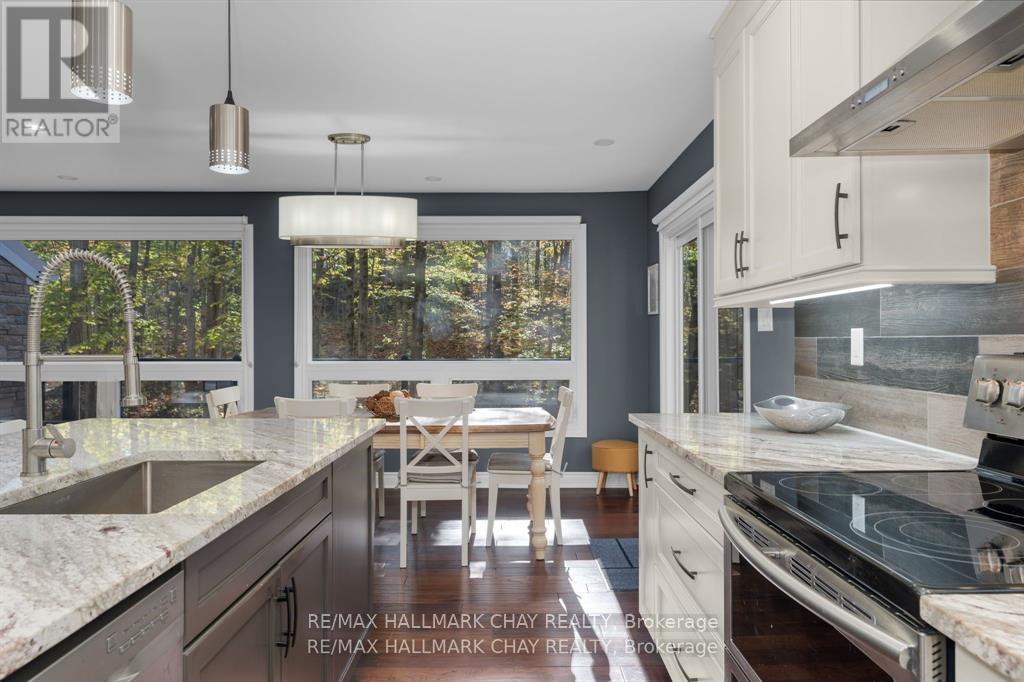 1 Iroquois Ridge, Oro-Medonte, Ontario  L0K 1E0 - Photo 17 - S12797862