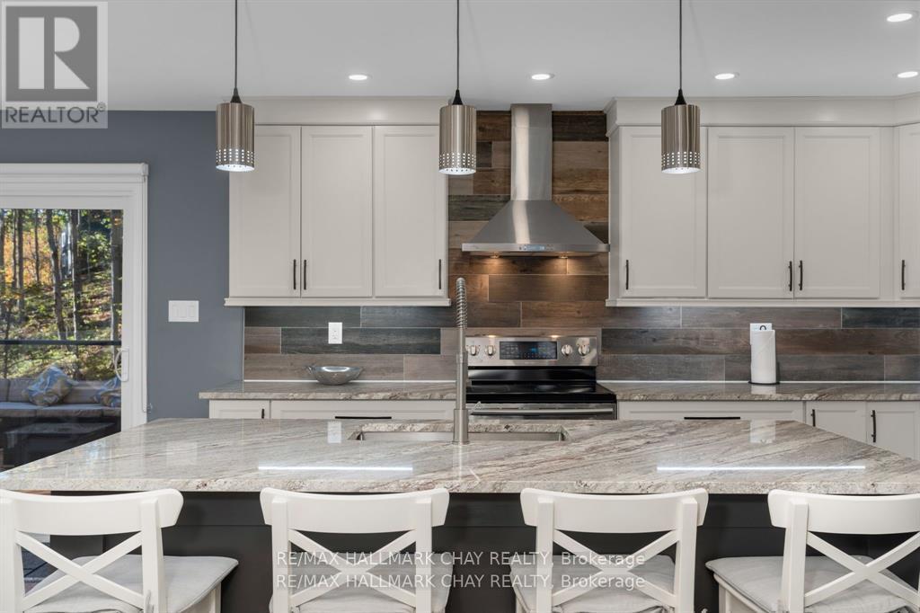 1 Iroquois Ridge, Oro-Medonte, Ontario  L0K 1E0 - Photo 15 - S12797862