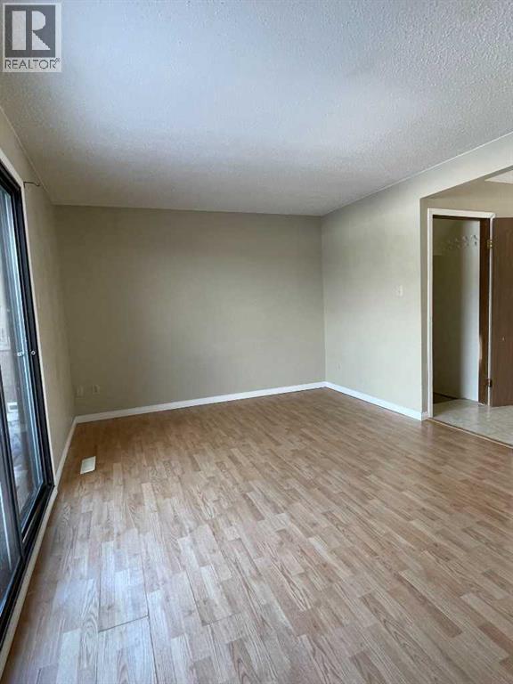 10334 98 Avenue, High Level, Alberta  T0H 1Z0 - Photo 6 - A2292044