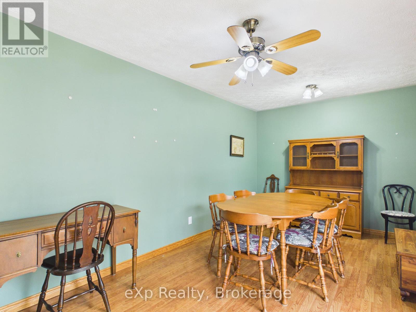 203 May Street, Brockton, Ontario  N0G 2V0 - Photo 15 - X12947146