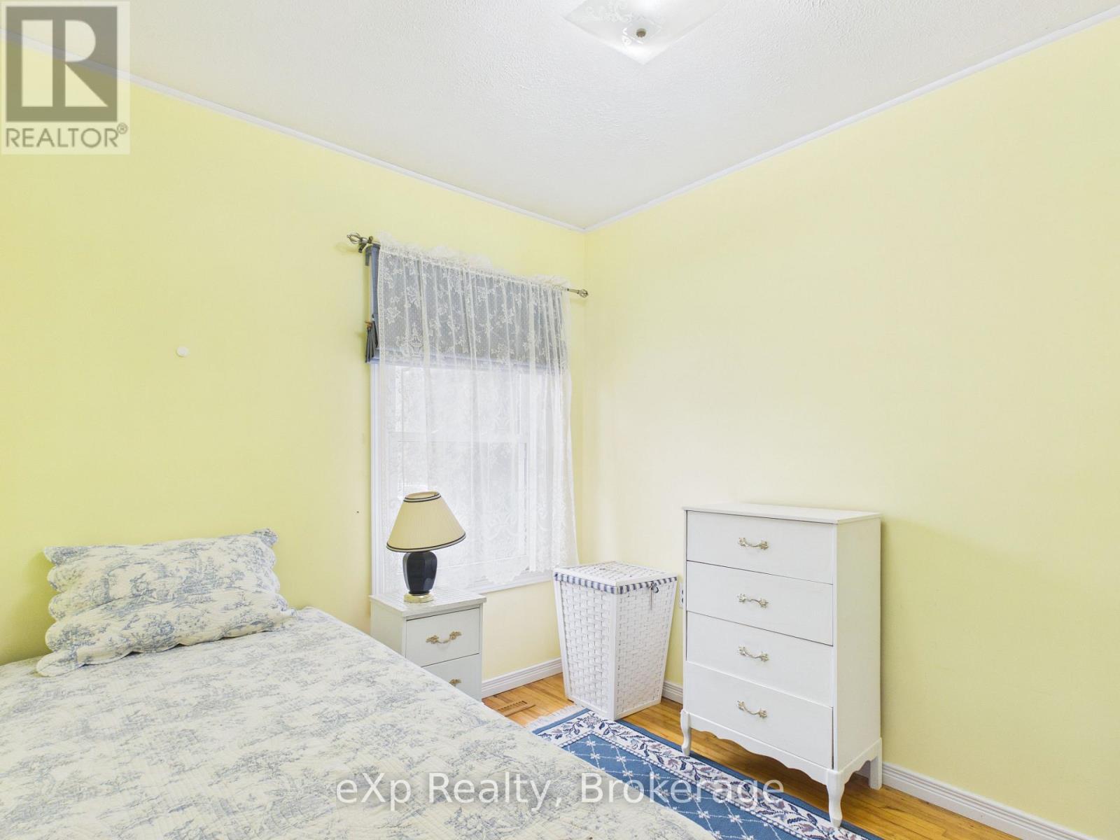 203 May Street, Brockton, Ontario  N0G 2V0 - Photo 19 - X12947146