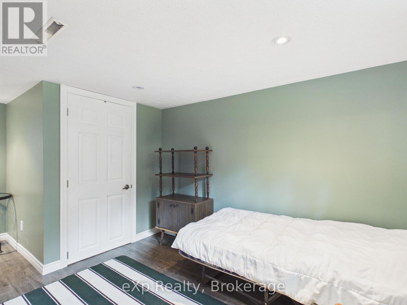 203 May Street, Brockton, Ontario  N0G 2V0 - Photo 21 - X12947146