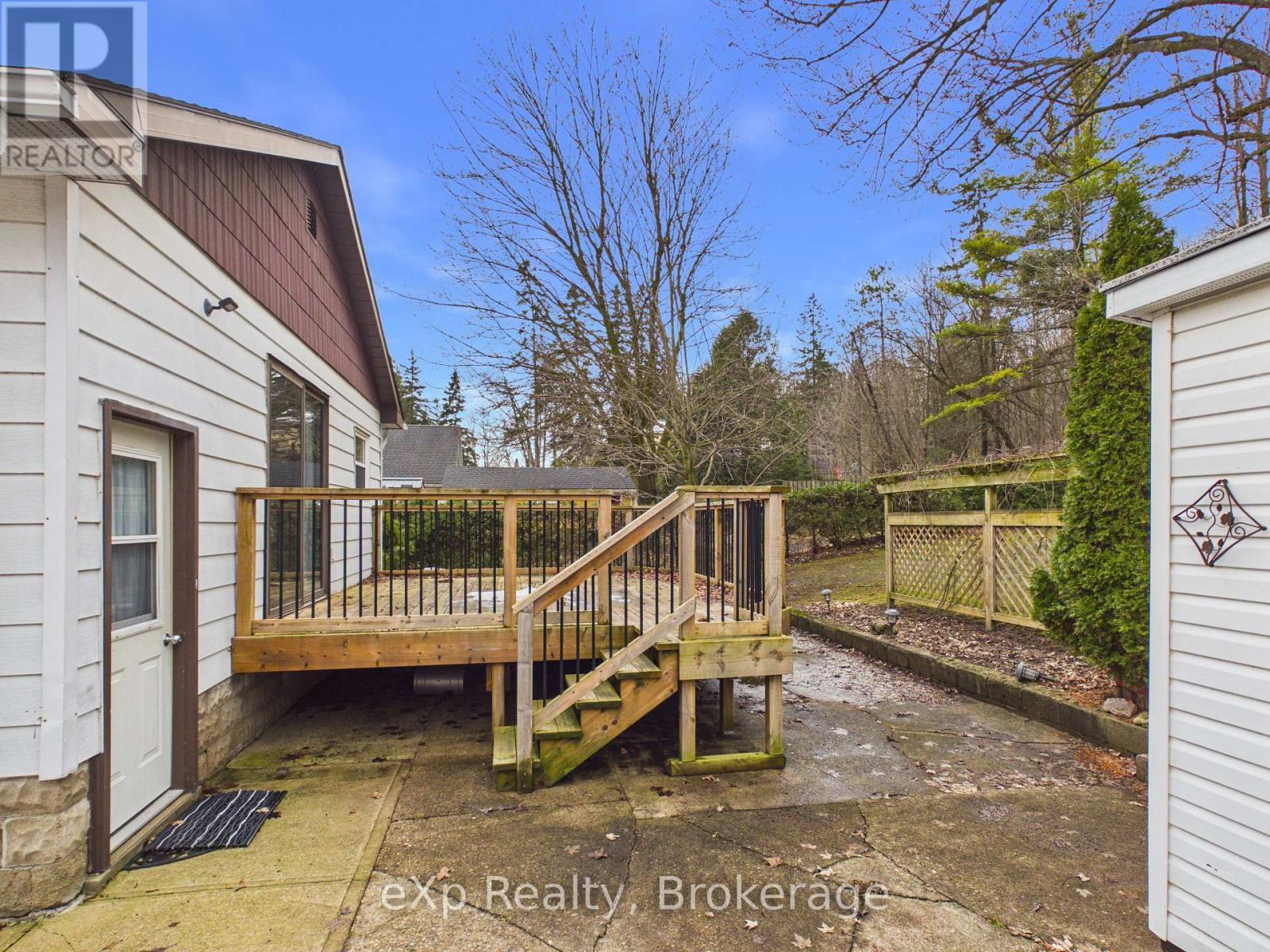 203 May Street, Brockton, Ontario  N0G 2V0 - Photo 4 - X12947146