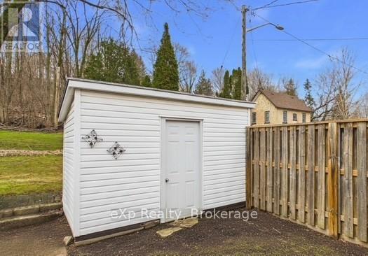 203 May Street, Brockton, Ontario  N0G 2V0 - Photo 5 - X12947146