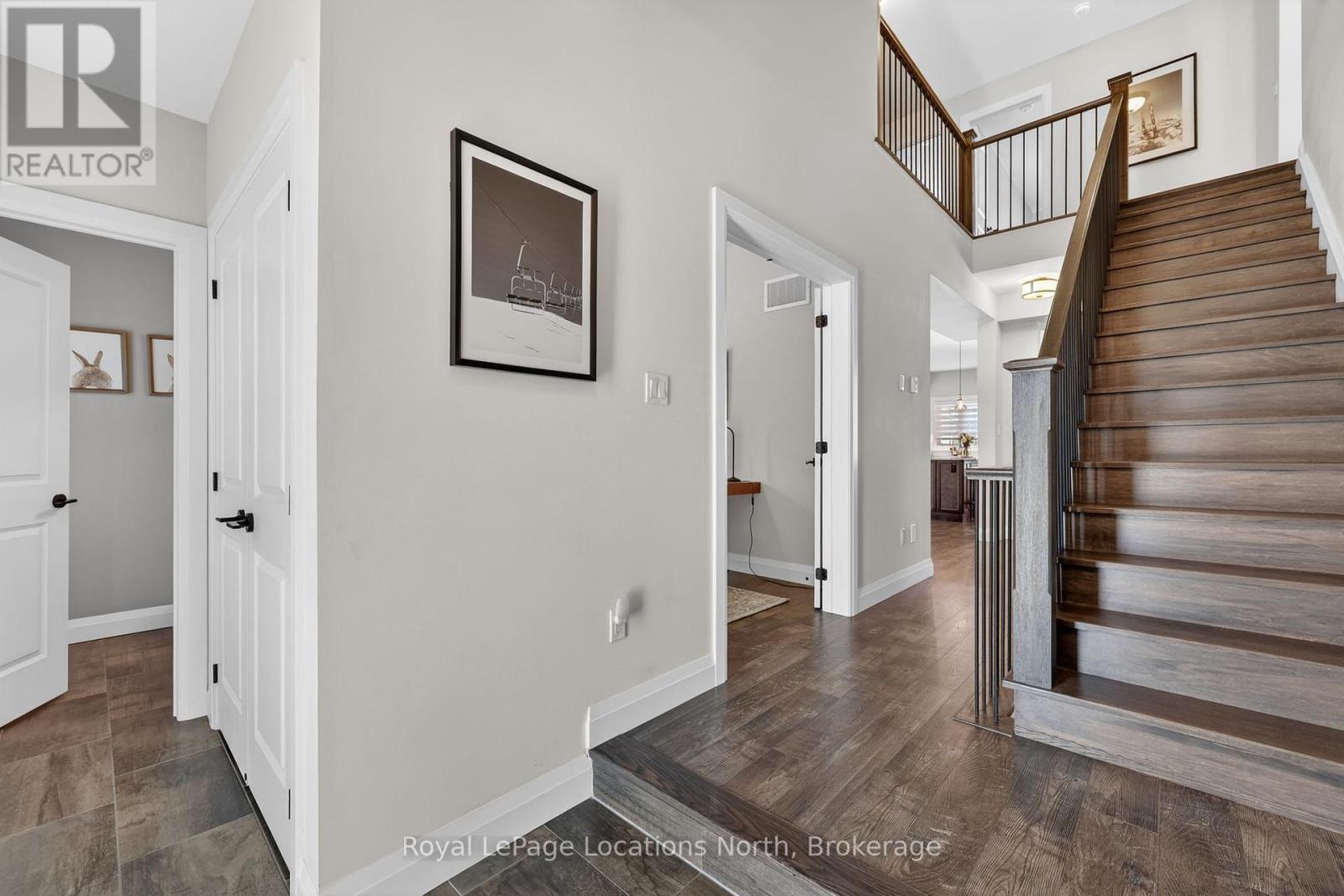 205 Yellow Birch Crescent, Blue Mountains, Ontario  L9Y 0Z3 - Photo 2 - X12947158