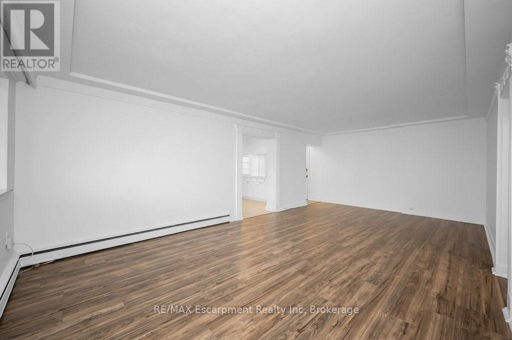 201 - 9 Grant Boulevard, Hamilton, Ontario  L9H 4L5 - Photo 10 - X12947190