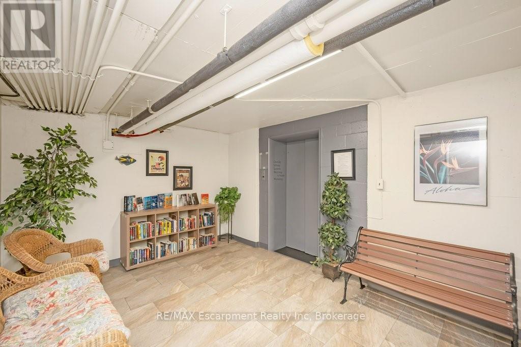 201 - 9 Grant Boulevard, Hamilton, Ontario  L9H 4L5 - Photo 33 - X12947190