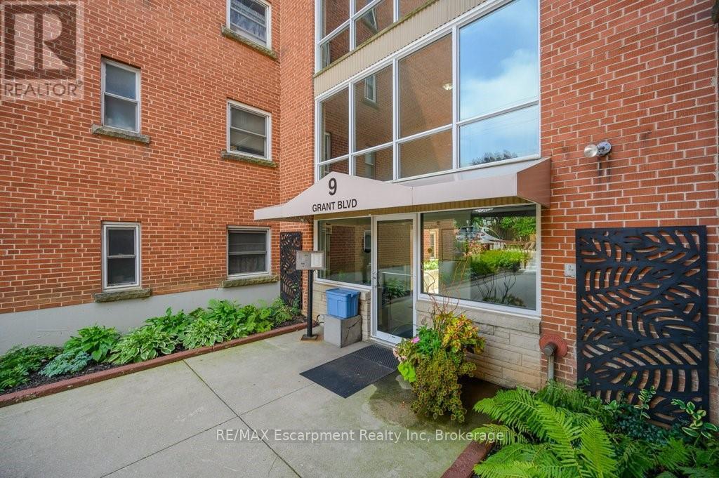 201 - 9 Grant Boulevard, Hamilton, Ontario  L9H 4L5 - Photo 39 - X12947190