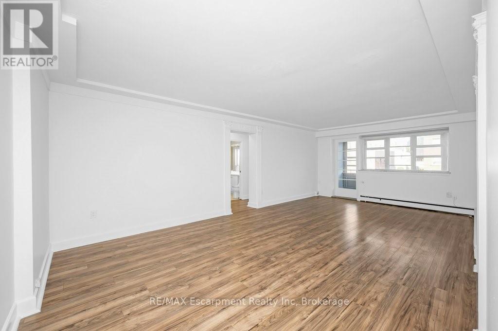 201 - 9 Grant Boulevard, Hamilton, Ontario  L9H 4L5 - Photo 6 - X12947190