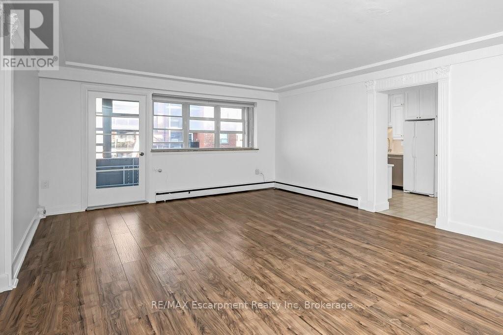 201 - 9 Grant Boulevard, Hamilton, Ontario  L9H 4L5 - Photo 8 - X12947190