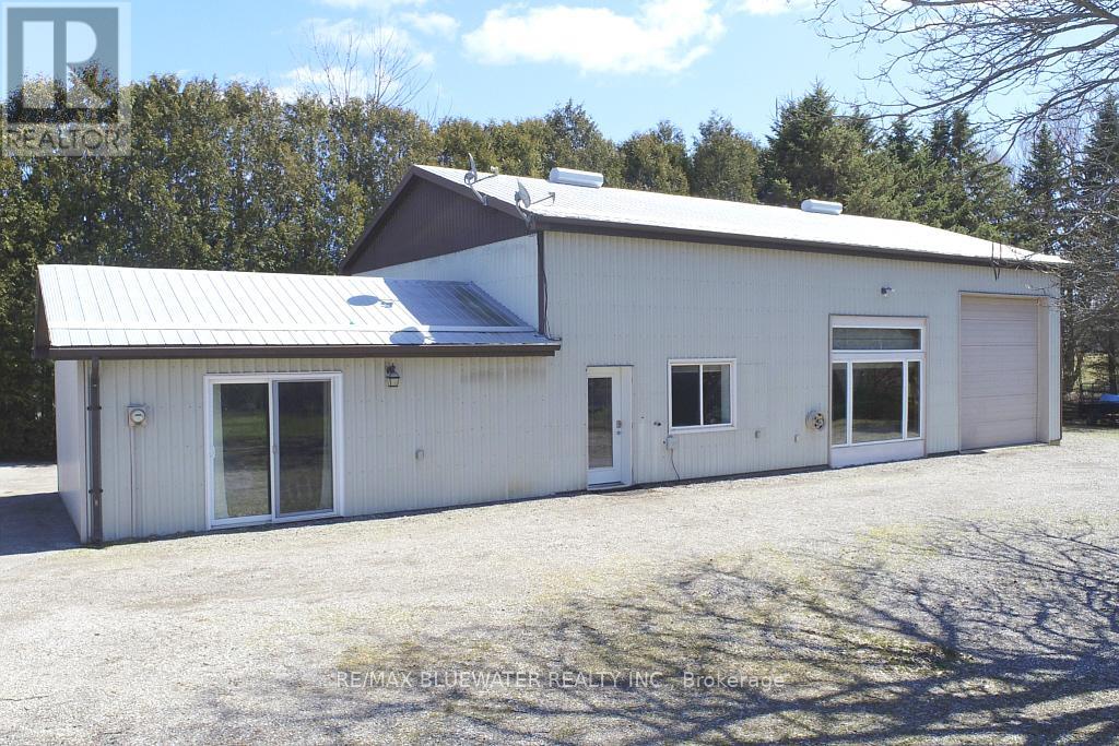 283/279 Main Street, Lambton Shores, Ontario  N0M 2N0 - Photo 11 - X12947274