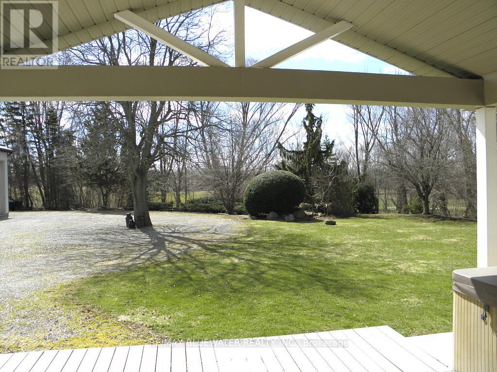 283/279 Main Street, Lambton Shores, Ontario  N0M 2N0 - Photo 14 - X12947274