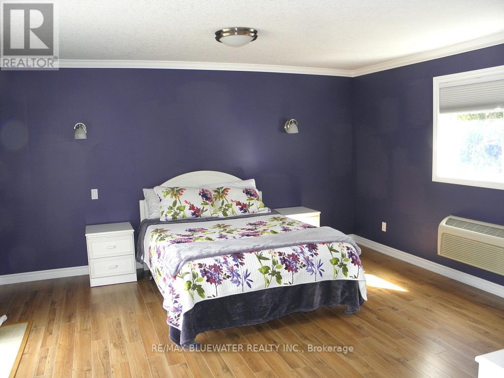 283/279 Main Street, Lambton Shores, Ontario  N0M 2N0 - Photo 49 - X12947274
