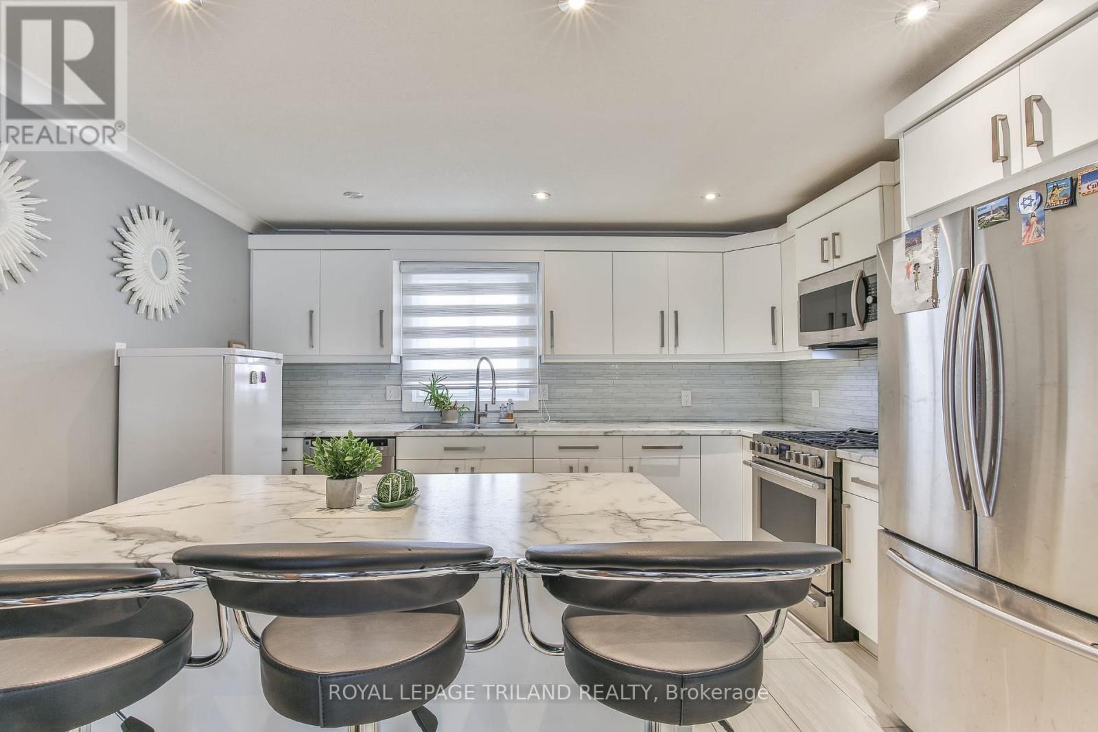 Main - 17 Beechbank Crescent, London South, Ontario  N6E 2N9 - Photo 8 - X12947278