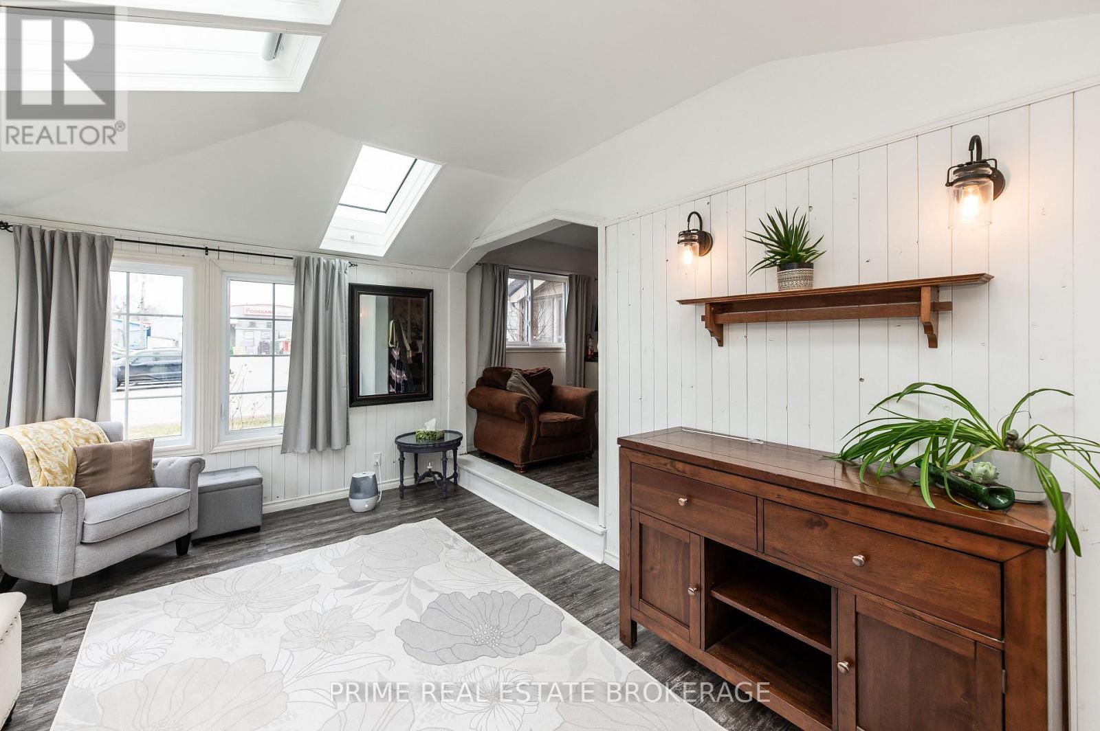 166 Maple Street, West Elgin, Ontario  N0L 2P0 - Photo 10 - X12947290