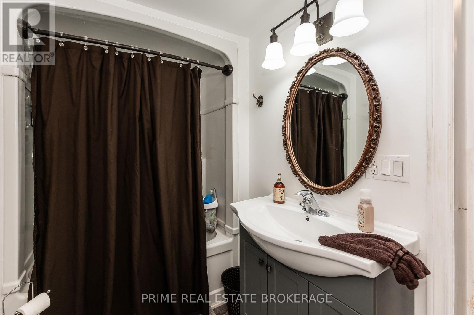 166 Maple Street, West Elgin, Ontario  N0L 2P0 - Photo 21 - X12947290