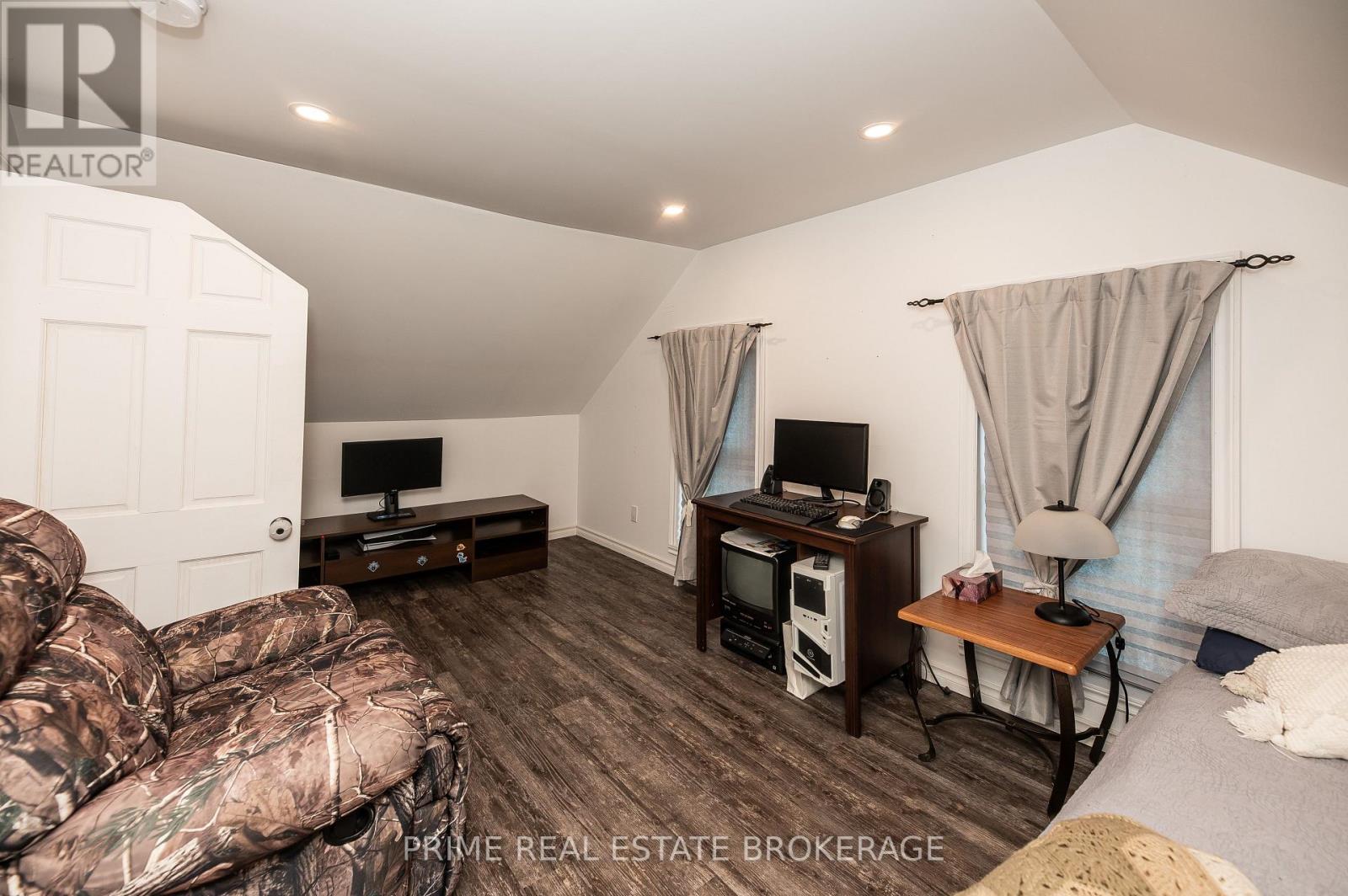 166 Maple Street, West Elgin, Ontario  N0L 2P0 - Photo 29 - X12947290