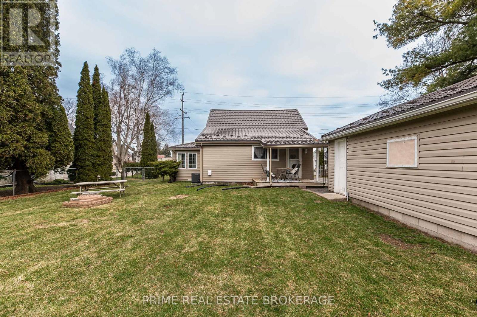 166 Maple Street, West Elgin, Ontario  N0L 2P0 - Photo 39 - X12947290