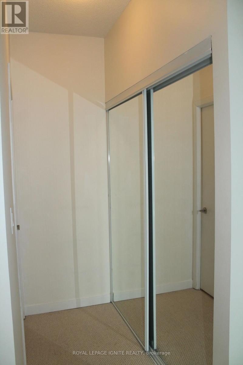 1608 - 18 Harbour Street, Toronto, Ontario  M5J 2Z6 - Photo 14 - C12947074