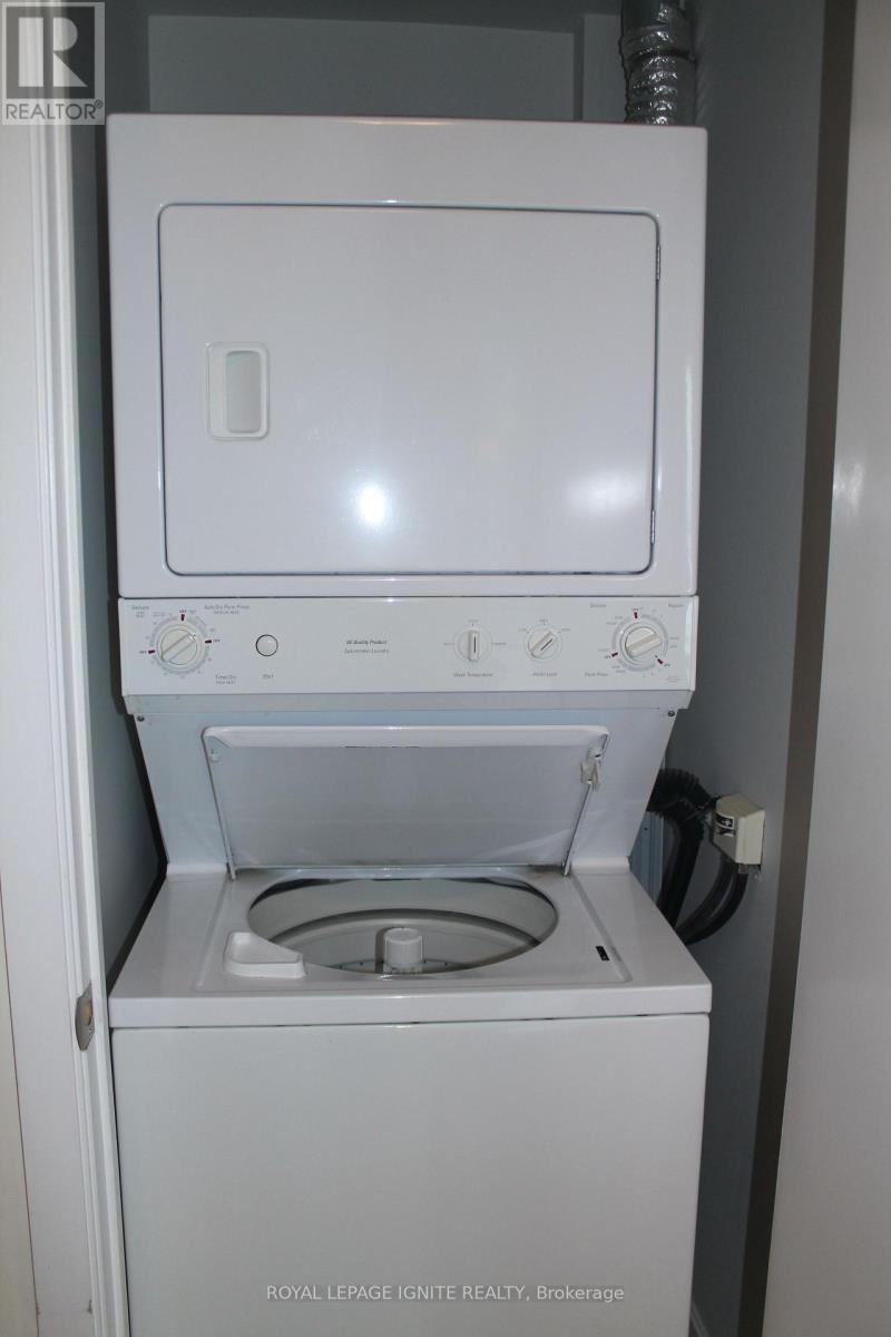 1608 - 18 Harbour Street, Toronto, Ontario  M5J 2Z6 - Photo 15 - C12947074