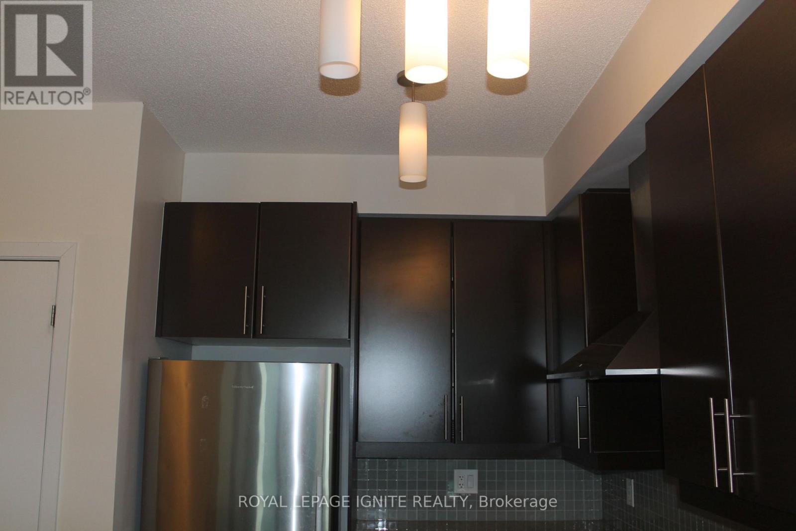 1608 - 18 Harbour Street, Toronto, Ontario  M5J 2Z6 - Photo 4 - C12947074