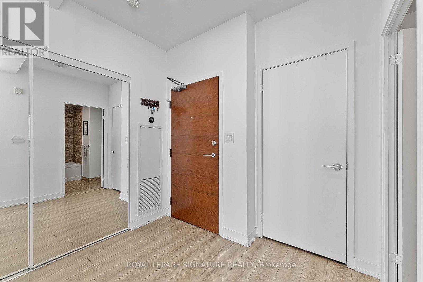 4010 - 15 Iceboat Terrace, Toronto, Ontario  M5V 4A5 - Photo 12 - C12947112