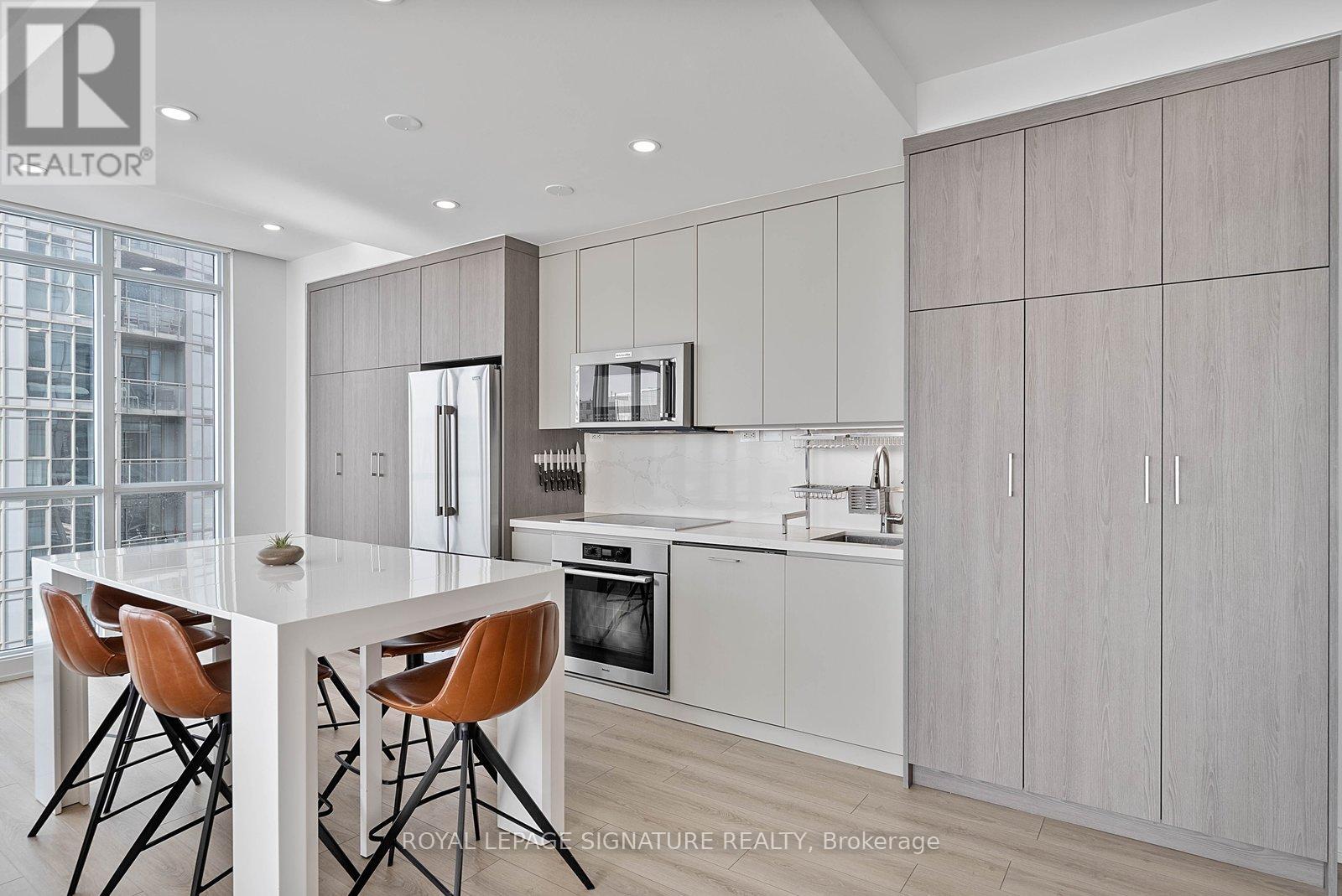 4010 - 15 Iceboat Terrace, Toronto, Ontario  M5V 4A5 - Photo 8 - C12947112