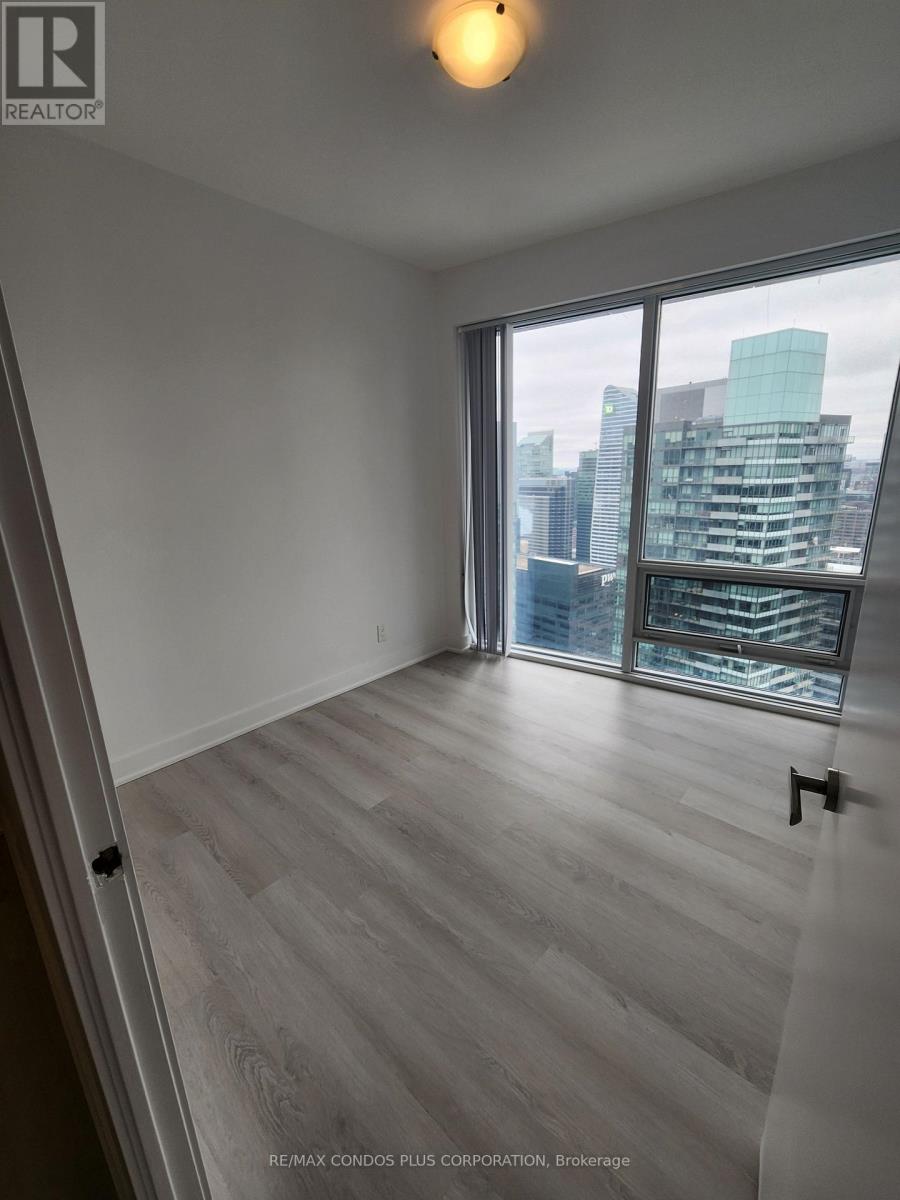 5604 - 100 Harbour Street, Toronto, Ontario  M5J 2T5 - Photo 2 - C12947126