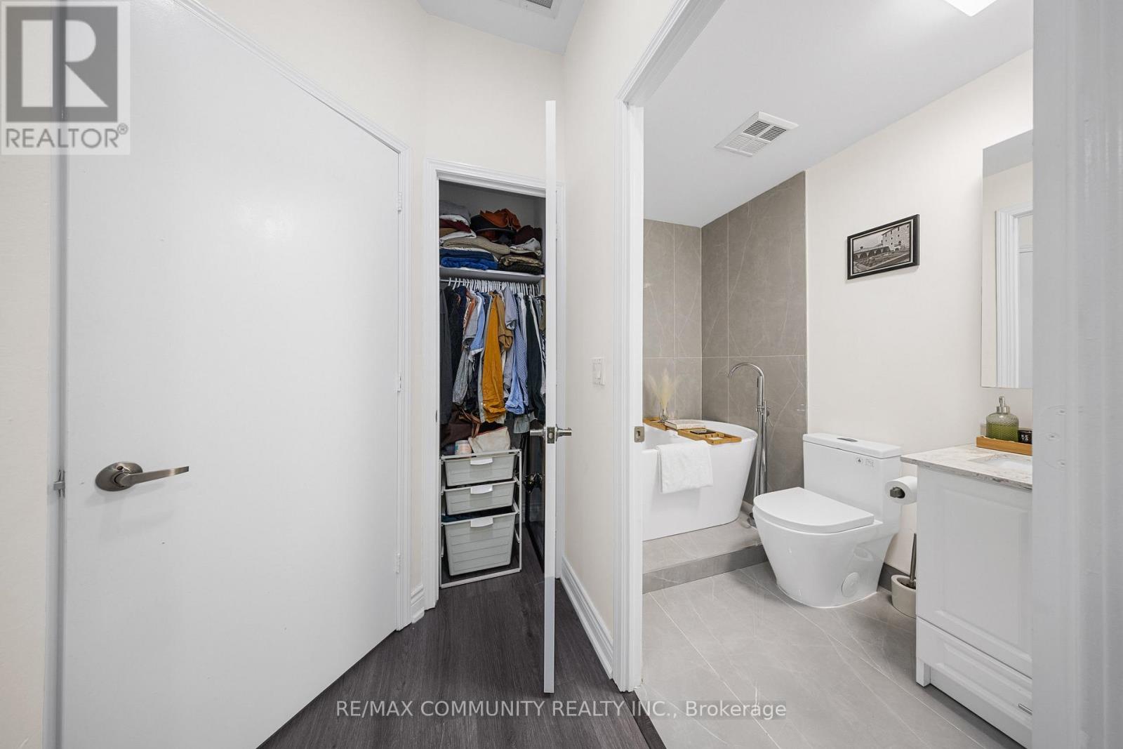 1211 - 7 King Street E, Toronto, Ontario  M5C 3C5 - Photo 14 - C12947134