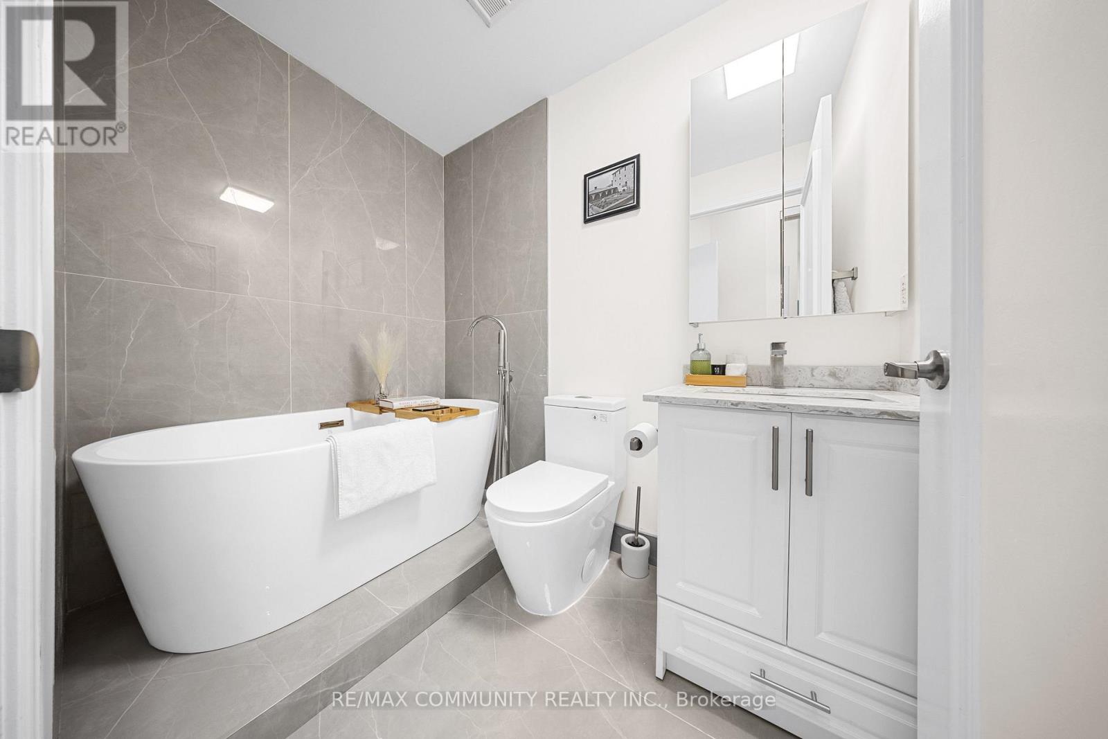 1211 - 7 King Street E, Toronto, Ontario  M5C 3C5 - Photo 15 - C12947134