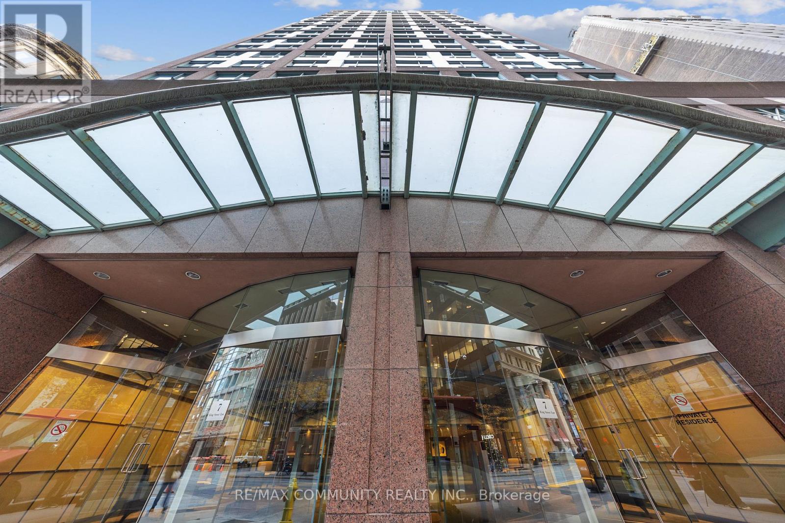 1211 - 7 King Street E, Toronto, Ontario  M5C 3C5 - Photo 2 - C12947134