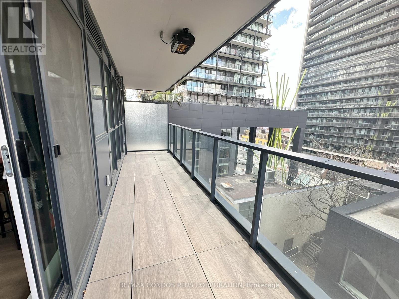 712 - 38 Widmer Street, Toronto, Ontario  M5V 0P7 - Photo 10 - C12947136