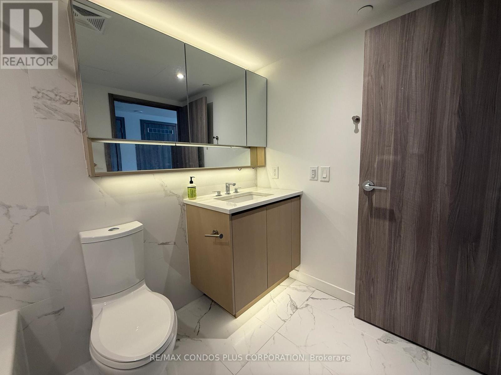 712 - 38 Widmer Street, Toronto, Ontario  M5V 0P7 - Photo 8 - C12947136