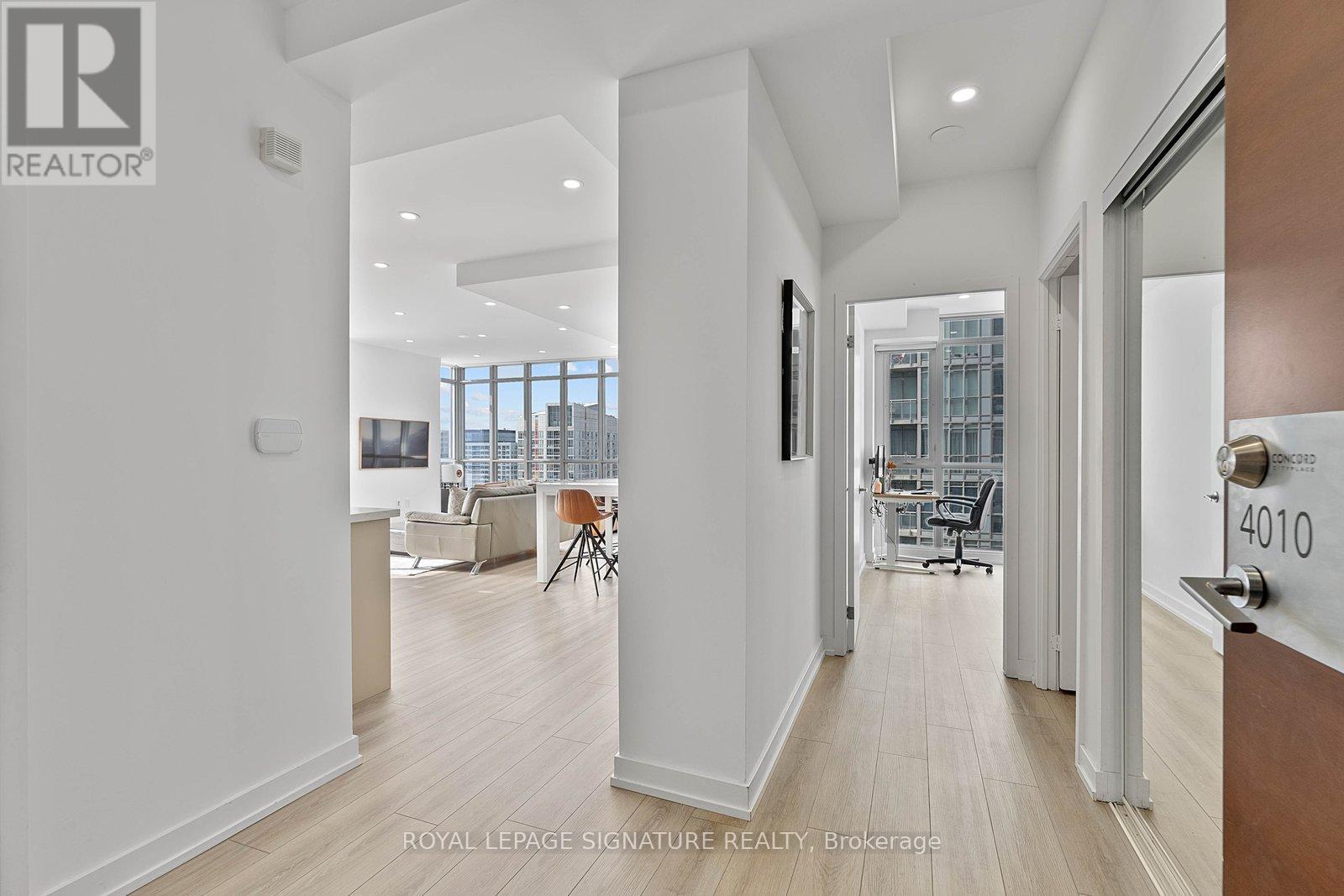 4010 - 15 Iceboat Terrace, Toronto, Ontario  M5V 4A5 - Photo 11 - C12947172