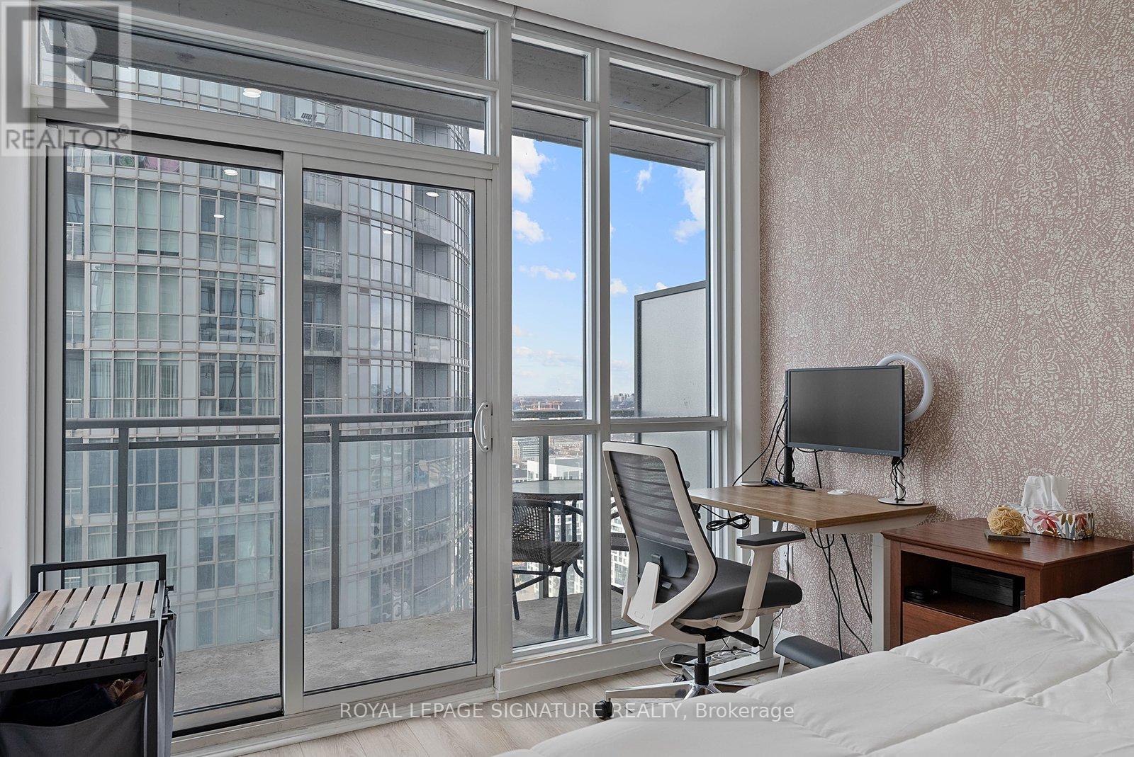 4010 - 15 Iceboat Terrace, Toronto, Ontario  M5V 4A5 - Photo 14 - C12947172