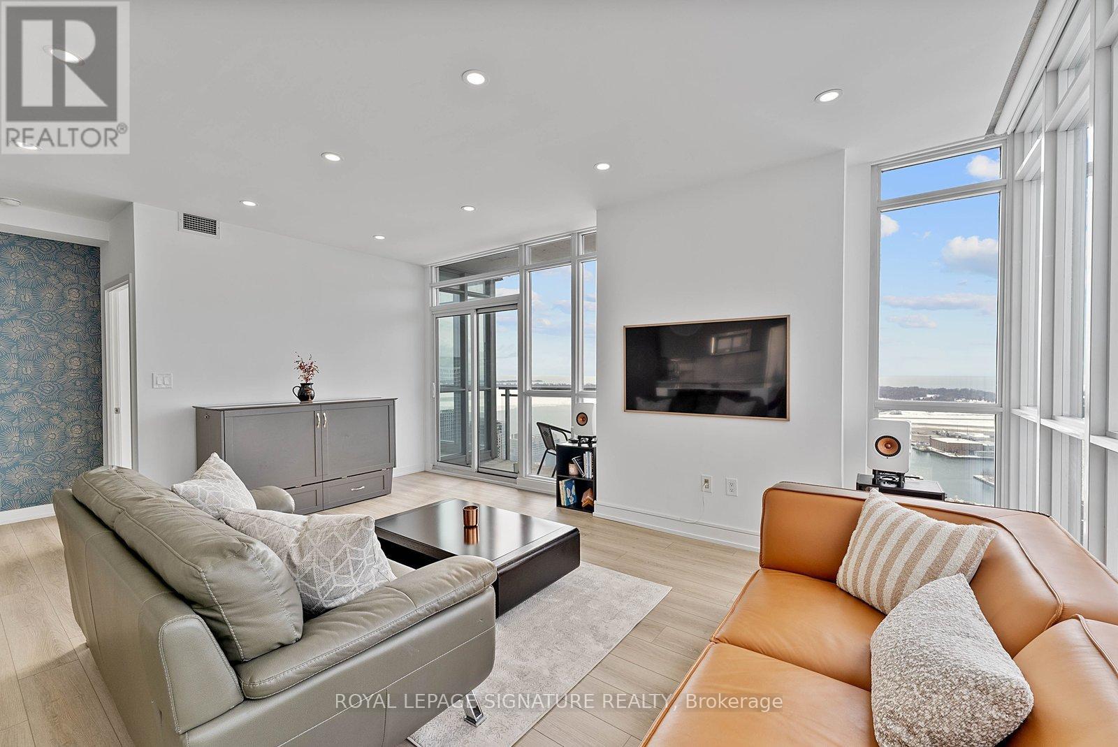 4010 - 15 Iceboat Terrace, Toronto, Ontario  M5V 4A5 - Photo 4 - C12947172