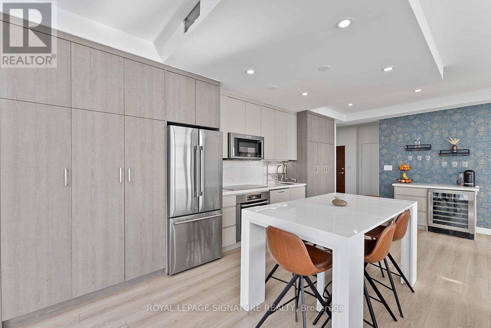 4010 - 15 Iceboat Terrace, Toronto, Ontario  M5V 4A5 - Photo 7 - C12947172