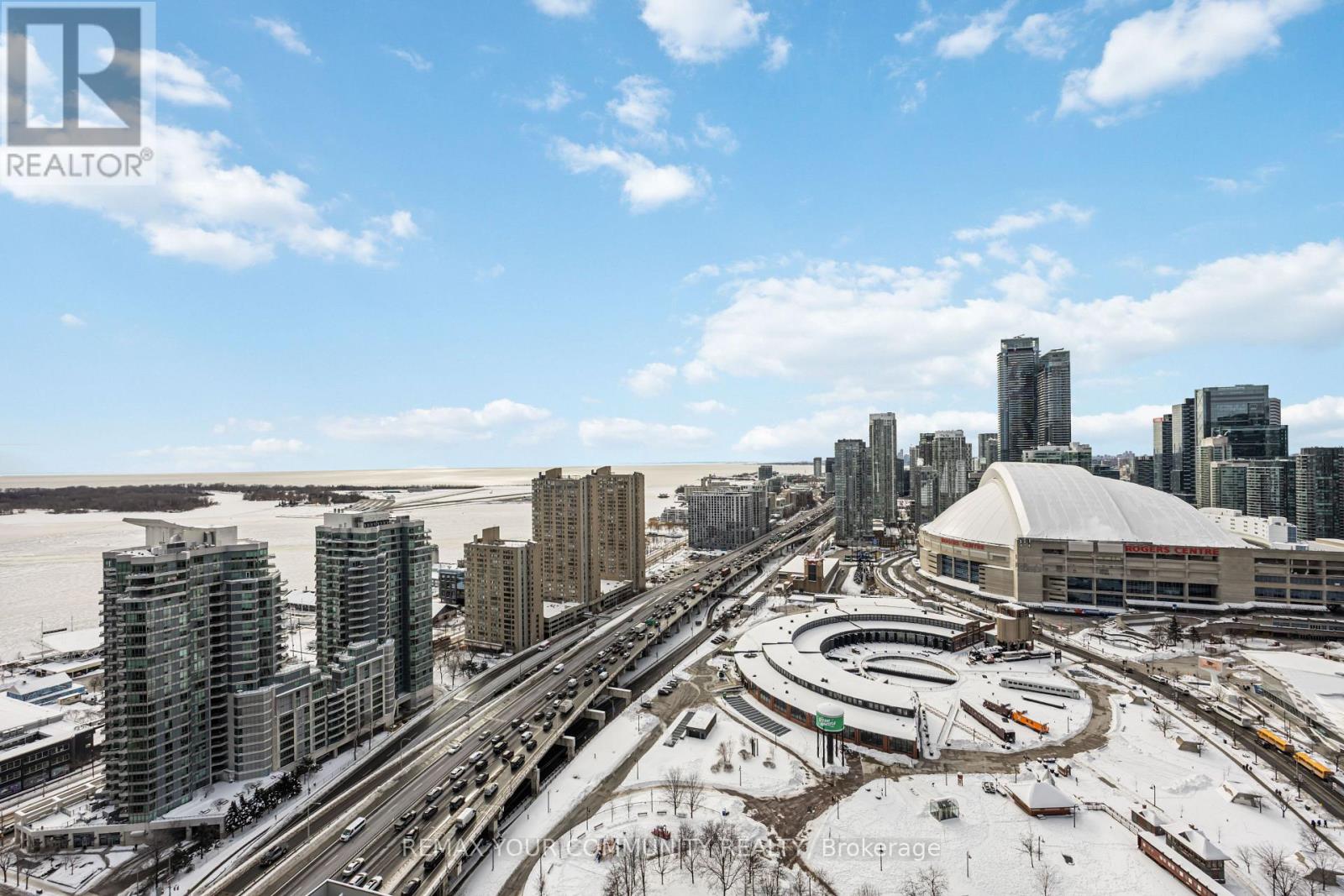 Ph2 - 19 Grand Trunk Crescent, Toronto, Ontario  M5J 3A3 - Photo 12 - C12947218