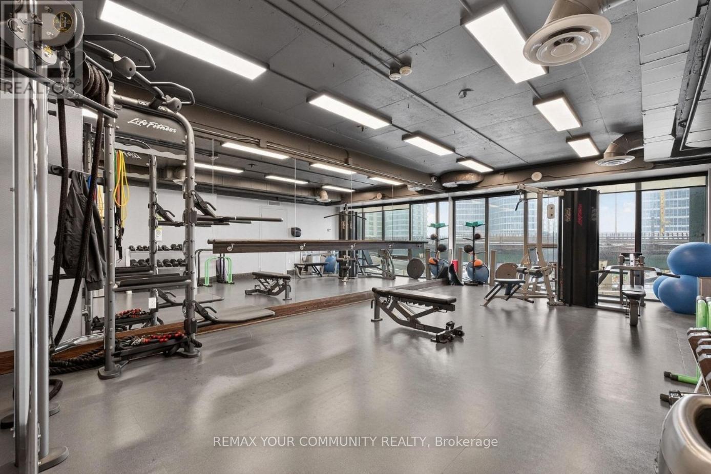 Ph2 - 19 Grand Trunk Crescent, Toronto, Ontario  M5J 3A3 - Photo 18 - C12947218