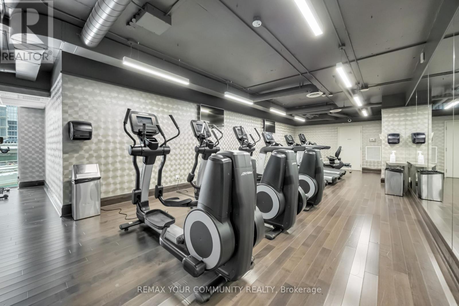 Ph2 - 19 Grand Trunk Crescent, Toronto, Ontario  M5J 3A3 - Photo 19 - C12947218