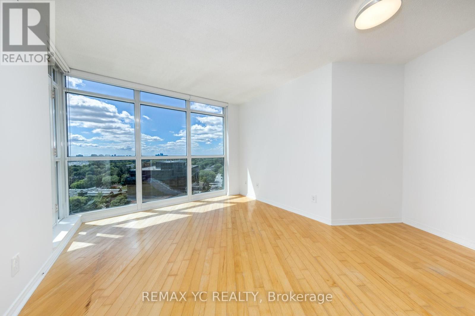 1605 - 28 Harrison Garden Boulevard, Toronto, Ontario  M2N 7B5 - Photo 2 - C12947236