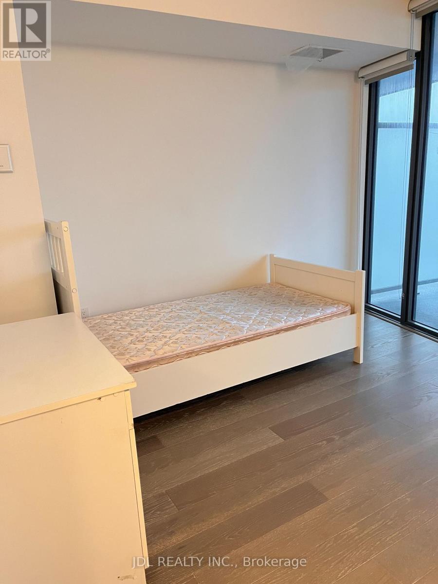 2812 - 11 Wellesley Street W, Toronto, Ontario  M4Y 0G4 - Photo 3 - C12947252