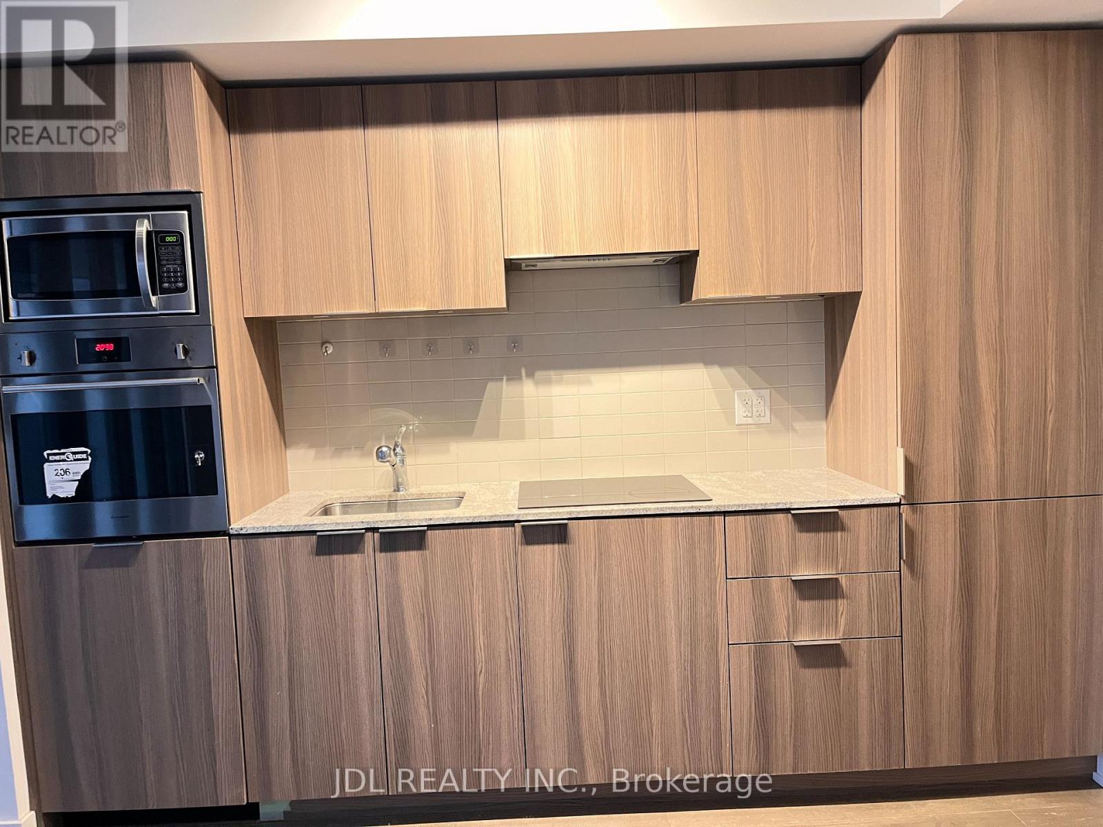 2812 - 11 Wellesley Street W, Toronto, Ontario  M4Y 0G4 - Photo 4 - C12947252